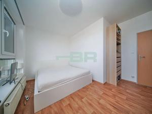 Pronájem bytu 2+kk, Praha - Vysočany, Pod Harfou, 66 m2