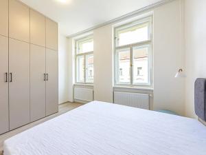 Pronájem bytu 2+kk, Praha - Nusle, Svatoslavova, 44 m2