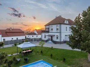 Prodej rodinného domu, Žatec - Záhoří, 382 m2