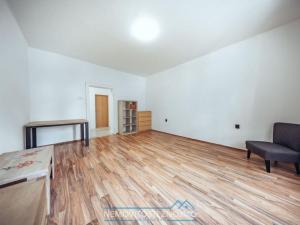 Prodej bytu 1+1, Znojmo, Rumunská, 44 m2