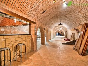 Prodej obchodního prostoru, Tvarožná Lhota, 750 m2