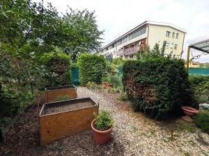 Prodej bytu 1+kk, Praha - Běchovice, Českobrodská, 83 m2