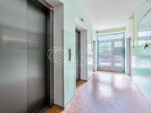 Pronájem bytu 3+1, Praha - Radotín, náměstí Osvoboditelů, 80 m2