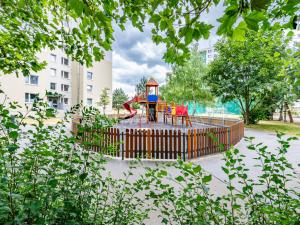 Pronájem bytu 3+1, Praha - Radotín, náměstí Osvoboditelů, 80 m2