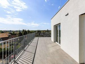 Prodej bytu 4+kk, Praha - Hostavice, Českobrodská, 115 m2