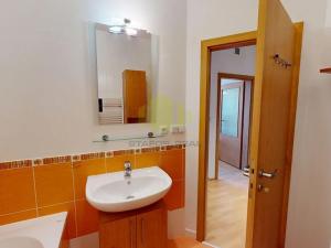 Pronájem bytu 2+kk, Olomouc, Novosadský dvůr, 45 m2