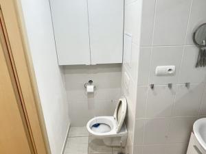 Pronájem bytu 2+kk, Praha - Libuš, Na okruhu, 43 m2