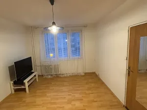 Pronájem bytu 1+1, Karlovy Vary, Družstevní, 37 m2