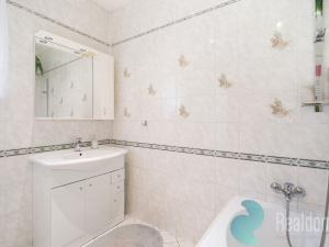 Prodej výrobních prostor, Ponědrážka, 165 m2