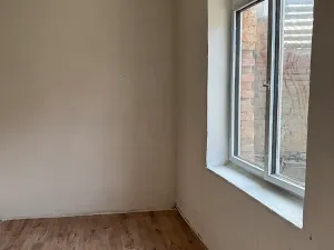 Prodej bytu 3+1, Lešany, 58 m2