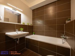 Prodej bytu 3+kk, Praha, Bermanova, 57 m2