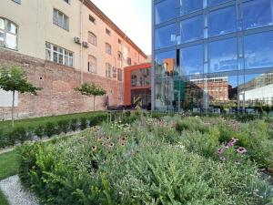 Pronájem kanceláře, Praha, Pernerova, 300 m2