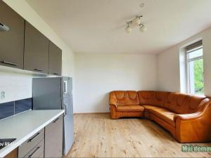 Prodej bytu 1+kk, Praha - Uhříněves, Bečovská, 32 m2