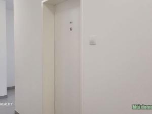 Prodej bytu 1+kk, Praha - Uhříněves, Bečovská, 32 m2