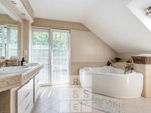 Prodej rodinného domu, Průhonice, Pod Valem II., 332 m2