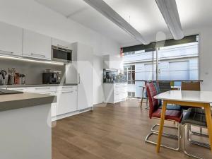 Pronájem kanceláře, Praha - Karlín, Křižíkova, 436 m2