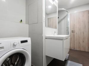 Pronájem bytu 2+kk, Praha - Vršovice, Petrohradská, 66 m2