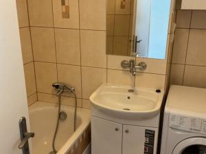 Pronájem bytu 2+1, Krnov, Bezručova, 57 m2