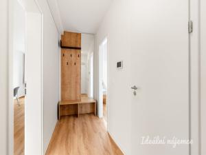Pronájem bytu 2+kk, Praha, Na Větrníku, 55 m2