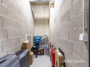 Pronájem bytu 1+kk, Praha - Michle, U plynárny, 37 m2