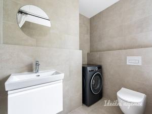 Pronájem bytu 1+kk, Praha - Michle, U plynárny, 37 m2