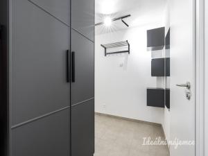 Pronájem bytu 1+kk, Praha - Michle, U plynárny, 37 m2