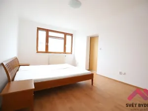 Pronájem bytu 2+kk, Praha - Zbraslav, Aleny Santarové, 41 m2