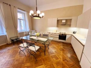 Pronájem bytu 4+kk, Praha - Malá Strana, Malostranské náměstí, 108 m2
