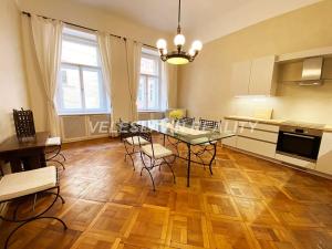 Pronájem bytu 4+kk, Praha - Malá Strana, Malostranské náměstí, 108 m2