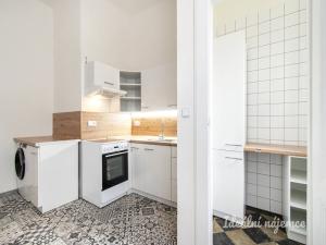 Pronájem bytu 2+1, Praha - Karlín, Sokolovská, 71 m2