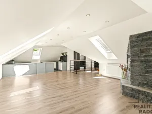 Prodej rodinného domu, Králův Dvůr - Křižatky, 240 m2