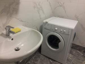 Pronájem bytu 1+kk, Praha - Zličín, Sazovická, 36 m2