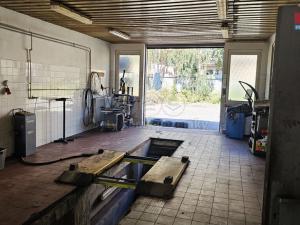 Pronájem obchodního prostoru, Chrášťany, U Cihelny, 100 m2