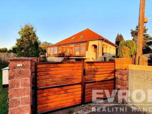 Prodej rodinného domu, Oleška, 338 m2