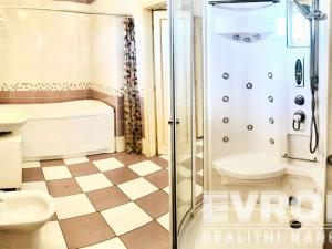 Prodej vily, Kouřim, Zlická, 450 m2