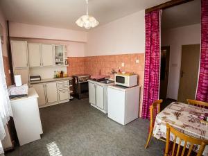 Prodej rodinného domu, Hajany, 158 m2