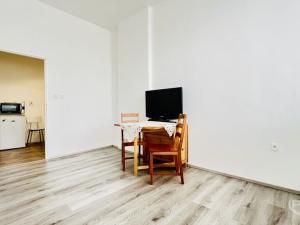 Prodej bytu 2+kk, Králův Dvůr, Plzeňská, 33 m2
