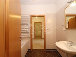Pronájem bytu 2+kk, Praha, Sazovická, 48 m2