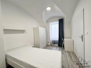 Pronájem bytu 2+1, Brno, Mendlovo náměstí, 32 m2