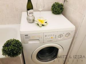 Pronájem bytu 3+1, Praha, U Královské louky, 85 m2