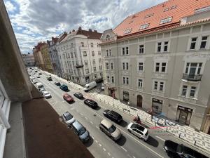 Pronájem bytu 2+kk, Praha - Holešovice, Veletržní, 54 m2
