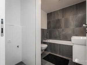 Pronájem bytu 2+kk, Praha - Holešovice, U Pergamenky, 55 m2