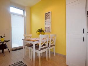 Pronájem bytu 1+kk, Praha - Dejvice, Lindleyova, 98 m2