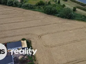 Prodej pole, Milovice, 3519 m2