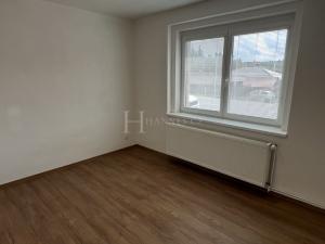 Pronájem bytu 2+1, Kamenné Žehrovice, Karlovarská třída, 55 m2