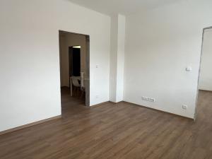 Pronájem bytu 2+1, Kamenné Žehrovice, Karlovarská třída, 55 m2