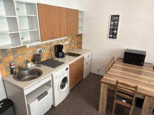 Pronájem bytu 1+kk, Praha - Karlín, Za Poříčskou bránou, 30 m2