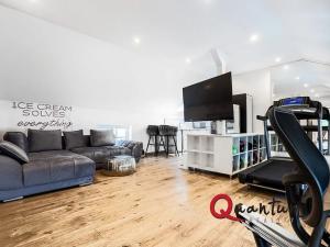 Prodej rodinného domu, Praha - Horní Počernice, Na Myšině, 327 m2