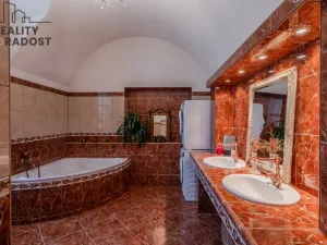 Prodej rodinného domu, Kučerov, 292 m2