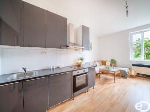 Pronájem bytu 2+kk, Praha, Husinecká, 45 m2